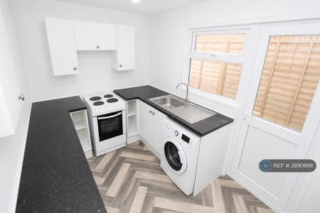 2 bedroom terraced house to rent - Photo 3