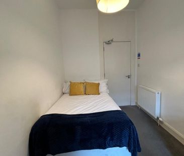 3 bedroom apartment to rent - Photo 4