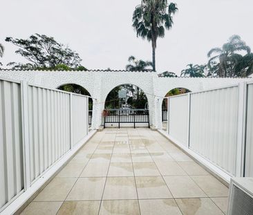 Great one-bedroom in premium location - Photo 4