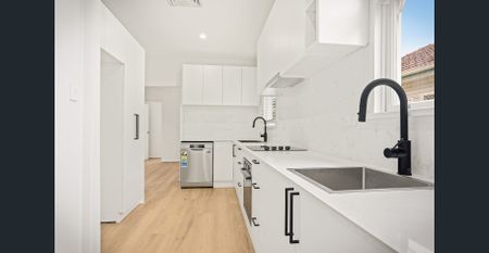 Newly Renovated 4-Bedroom Family Home in Prime Ermington Location! - Photo 4