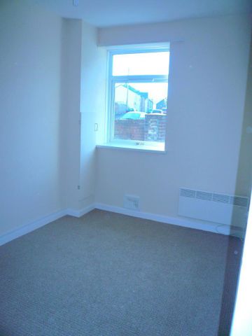 2 bedroom ground floor flat to rent - Photo 4