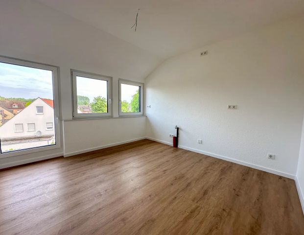 Frisch sanierte DG-Whg. mit Balkon gegenüber dem Schloss - Photo 1