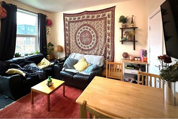 4 bedroom house to rent - Photo 1