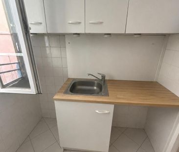 Location Appartement 2 pièces 40m² NICE 06000 - Photo 2
