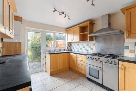 4 bedroom terraced house to rent - Photo 5