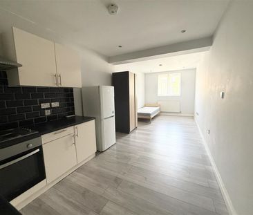 1 Bedroom Flat To Let - Photo 4
