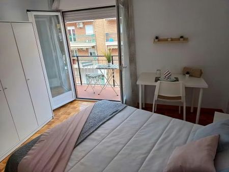 Calle de Maseda, Madrid, Community of Madrid 28039 - Photo 2