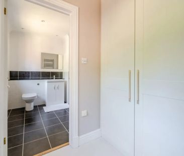 5 bedroom detached house to rent - Photo 2