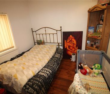 Eastmead Avenue, UB6, Greenford - Photo 6