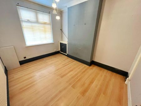 2 bedroom terraced house to rent - Photo 4