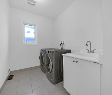 For Lease - 70 Forest Edge Crescent, East Gwillimbury, Ontario - Photo 4