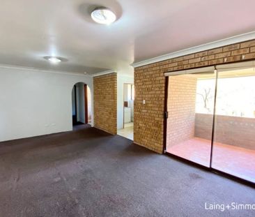 Well maintained two-bedroom unit in a prime location - Photo 5