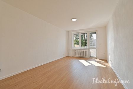 Pronájem bytu 2+1 60 m² - Photo 2