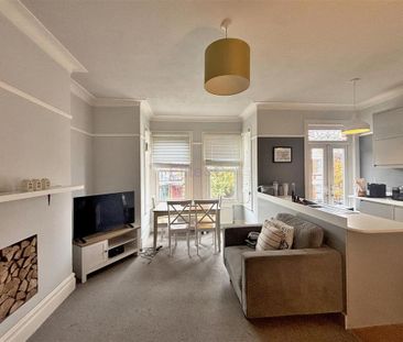 2 bedroom maisonette to rent - Photo 5
