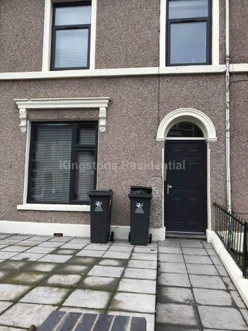 4 bedroom apartment to rent - Photo 2