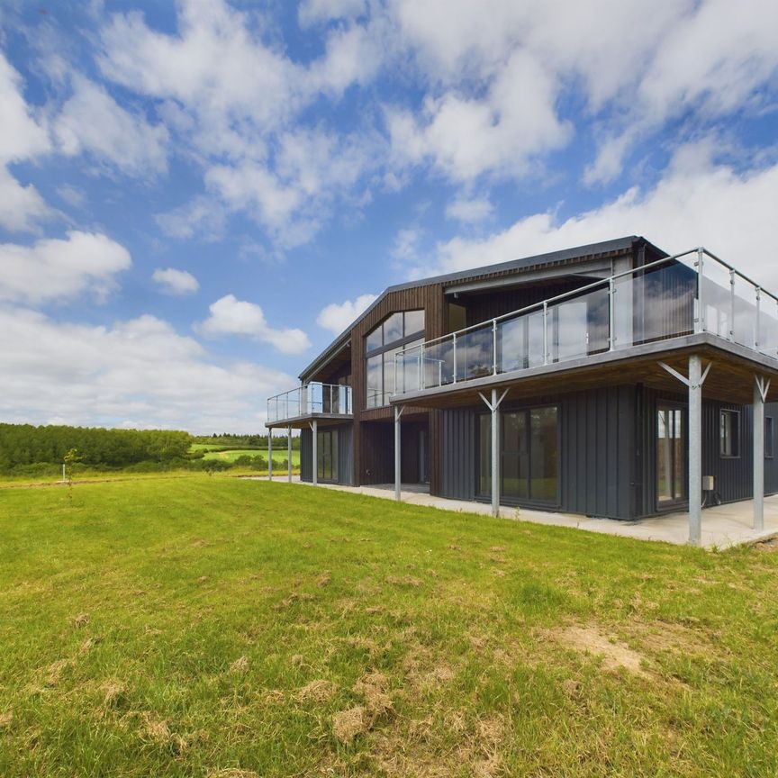 Four bed end of terrace house to rent in Boyton, Launceston, PL15 - Photo 1