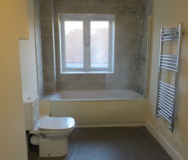 High Street - Photo 5