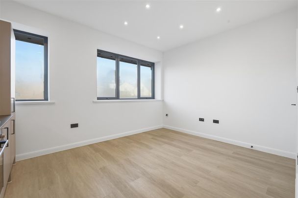 Headgate, Colchester - Photo 1