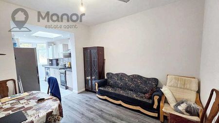 Balfour Road, Ilford, IG1 - Photo 2