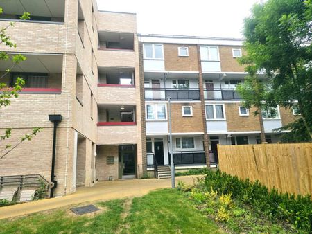 4 bedroom flat to rent - Photo 3
