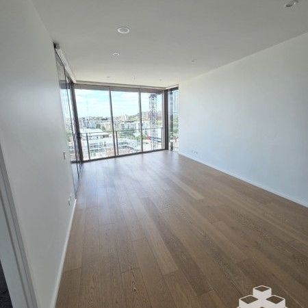 Stylish & Spacious 2 bedroom next to Brisbane River - Photo 1