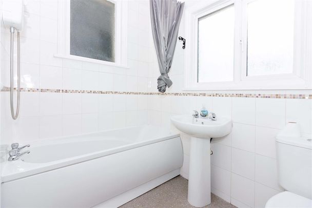 Lansdowne Road, Worthing - Photo 1