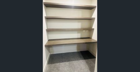 FRESHLY PAINTED APARTMENT IN HIGHETT. - Photo 5