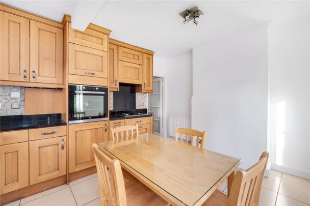 Radbourne Road, London, SW12 - Photo 1