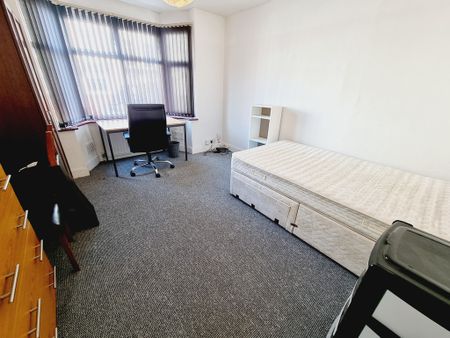 4 Bed Student Accommodation - Photo 5