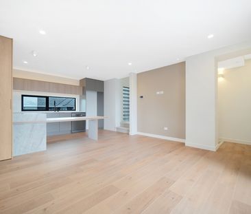 Close to everywhere. - Photo 4