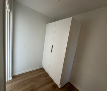 Skøn ny-renoveret 2-vær lejlighed med stor privat altan - Photo 2