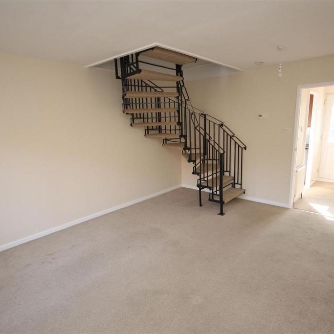 2 bedroom terraced house to rent - Photo 1