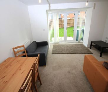 4 bedroom terraced house to rent - Photo 2