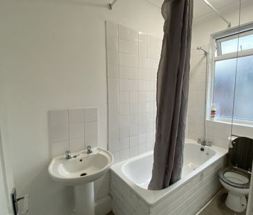 2 bed Terraced - To Let - Photo 6