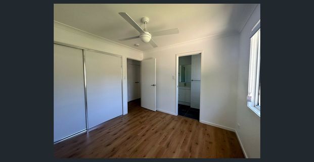 Beautiful 3 Bedroom Home, Close to ferries, shop etc. - Photo 1