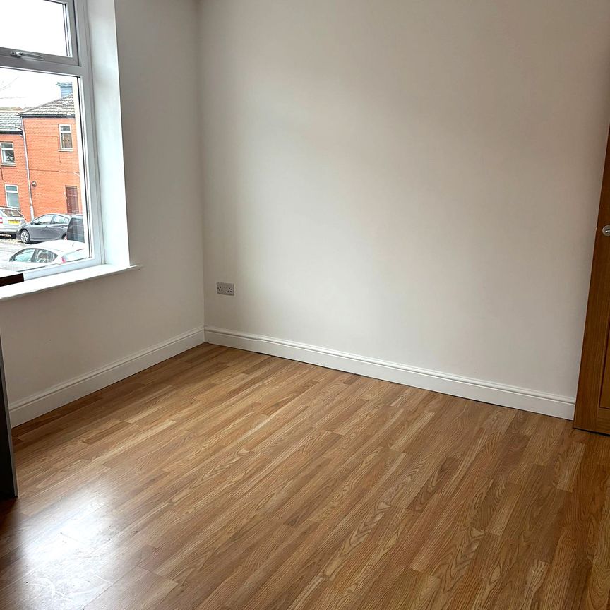 £1,250 PCM, Newly Refurbished Two/Three Bedroom Duplex in Broadway, Adamsdown, Cardiff, CF24 1QF - Photo 1