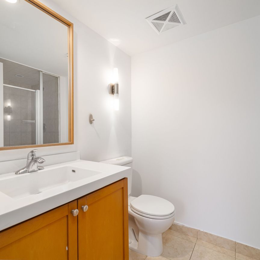 For Lease - 500 Doris Avenue Unit# 2223, Toronto, Ontario - Photo 1