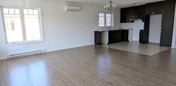 Grand 4 ½ fraîchement rénové à Valleyfield - Photo 2