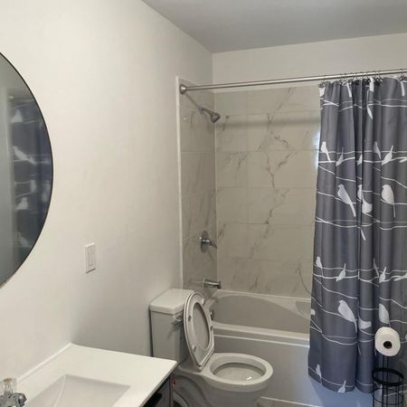 Chambre à louer à Lasalle a 10 minutes de marche à pied du CEGEP André-Laurendeau - Photo 3