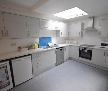 6 bedroom house to rent - Photo 1