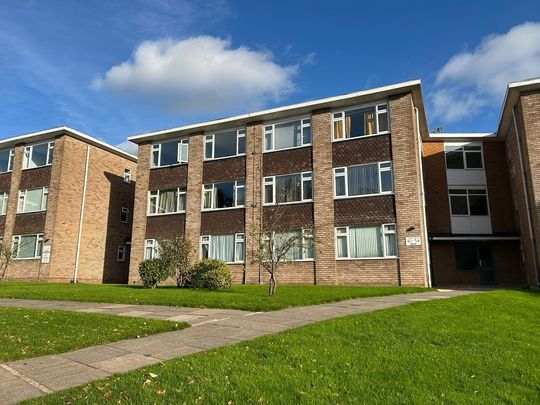 Savoy Close, Harborne, Birmingham - Photo 1