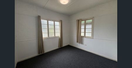 Charming Family Home! - Photo 2