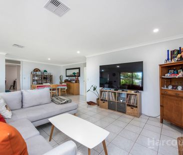 Space, Style and Sea Breezes - Photo 5