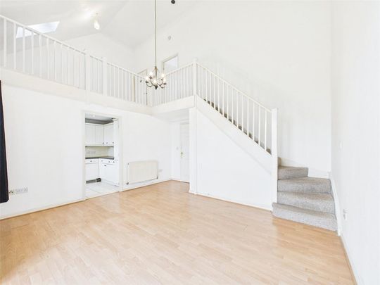 3 bedroom flat to rent - Photo 1