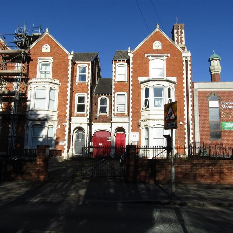 2 bedroom flat to rent - Photo 1