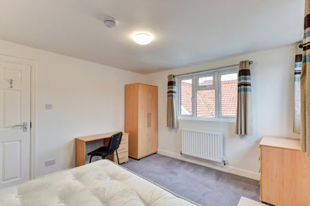 9 bedroom house to rent - Photo 3