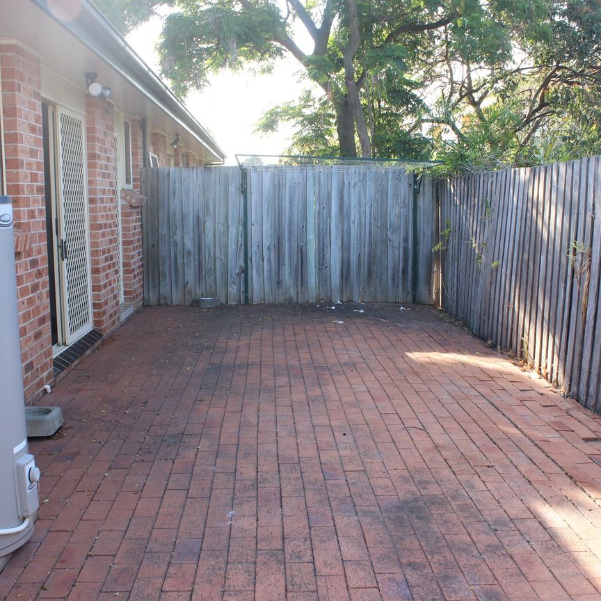 2/221 Beaumont Street, Hamilton South - Photo 1