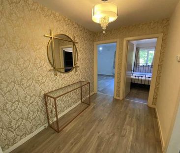Broadhurst Avenue, Edgware, HA8 - Photo 2