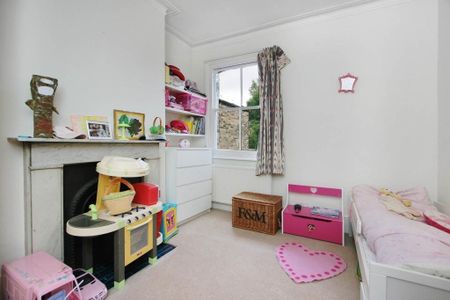 4 bedroom flat to rent - Photo 5