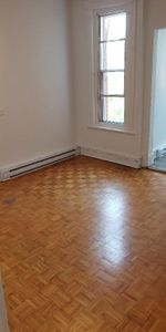 3 1/2 Métro Pie IX/Stationnement privé disponible - Photo 3